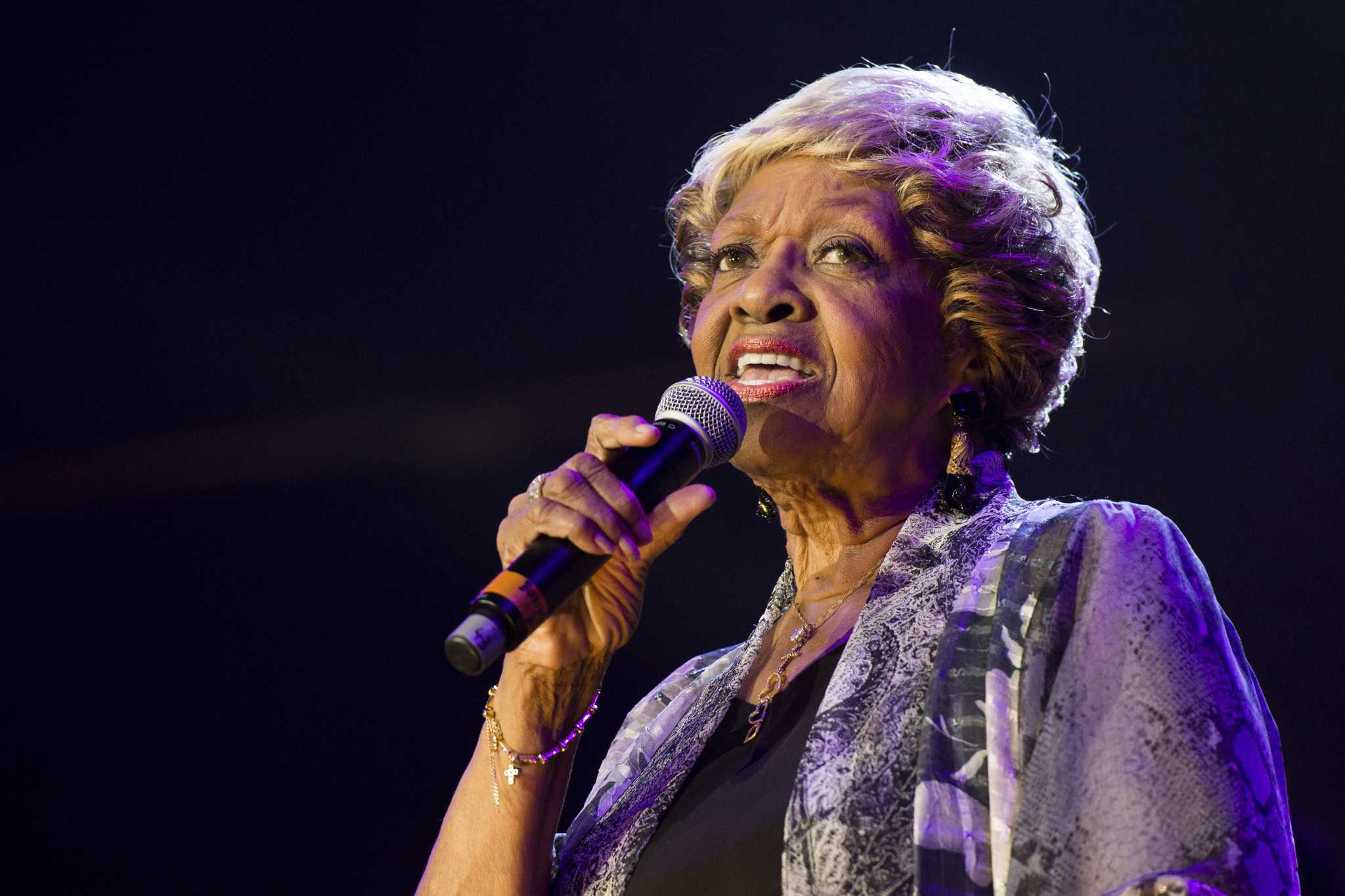 Cissy Houston, ibu Whitney Houston dan penyanyi pemenang Grammy, meninggal pada usia 91 tahun