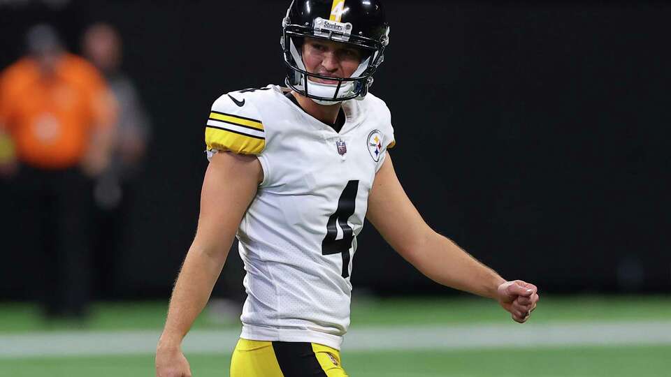 ATLANTA, GEORGIA - DECEMBER 04: Matthew Wright #4 of the Pittsburgh Steelers reacts after kicking a field goal during the second quarter of the game against the Atlanta Falcons at Mercedes-Benz Stadium on December 04, 2022 in Atlanta, Georgia.