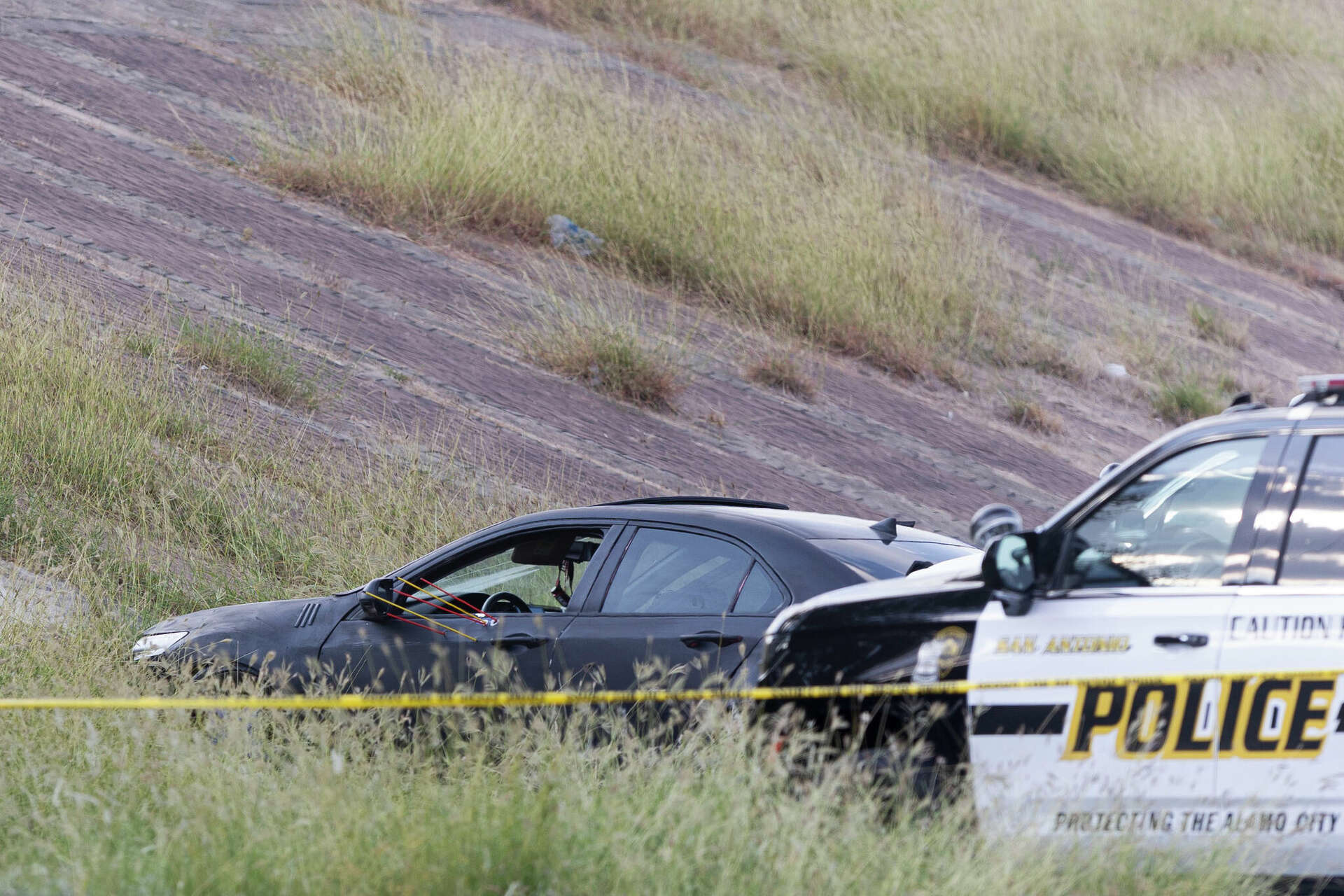 Wanted gang member shot, killed by deputy in San Antonio chase