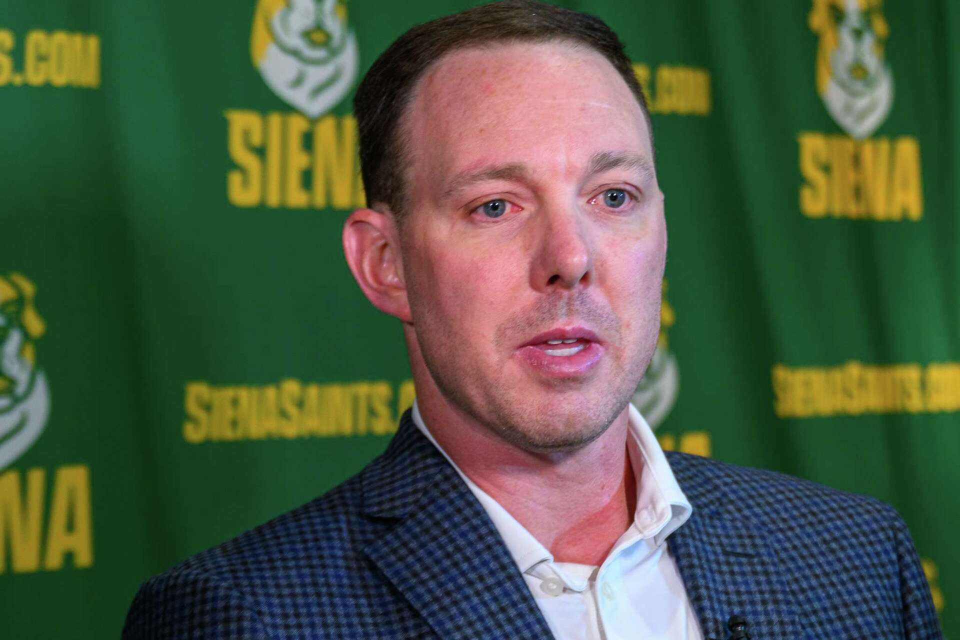 Syracuse&rsquo;s Jim Boeheim visits Siena to support Gerry McNamara