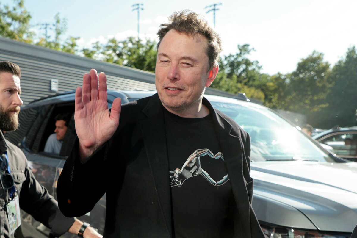 FNEW YORK, NEW YORK - SEPTEMBER 8: Elon Musk attends the men's final on day fourteen of the 2024 US Open Tennis Championships at the USTA Billie Jean King Tennis Center on September 8, 2024 in Flushing Meadows, Queens, New York City. (Photo by Jean Catuffe/GC Images)