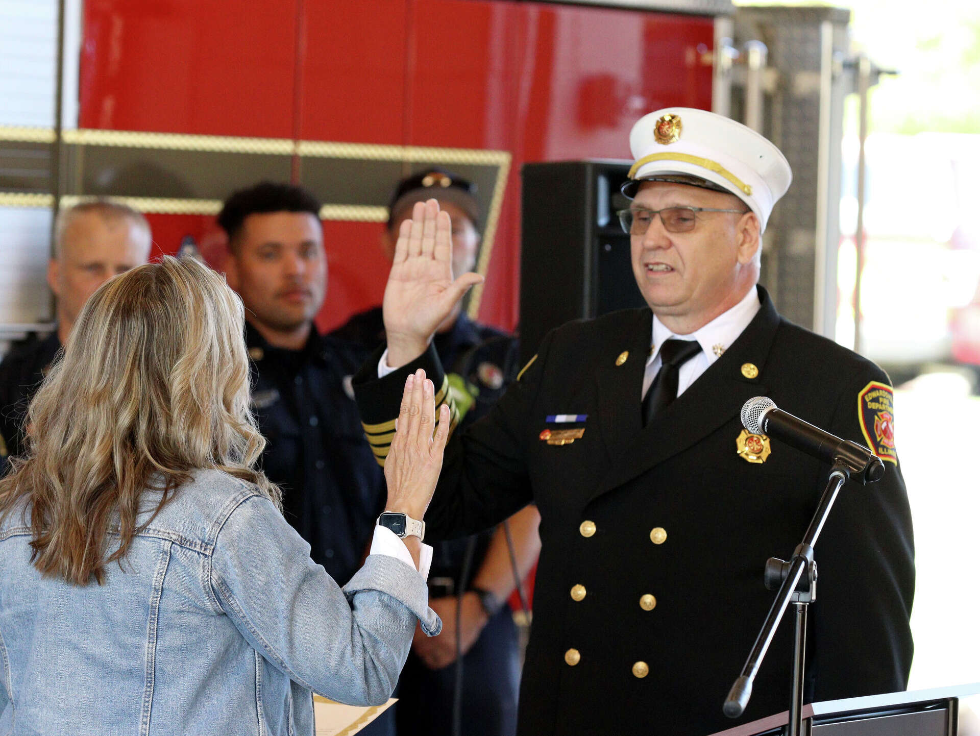 Edwardsville IL swears in new chief of fire department