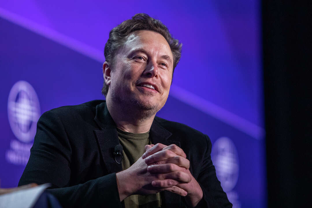 Tesla's robotaxi event shows that Elon Musk just can't quit LA