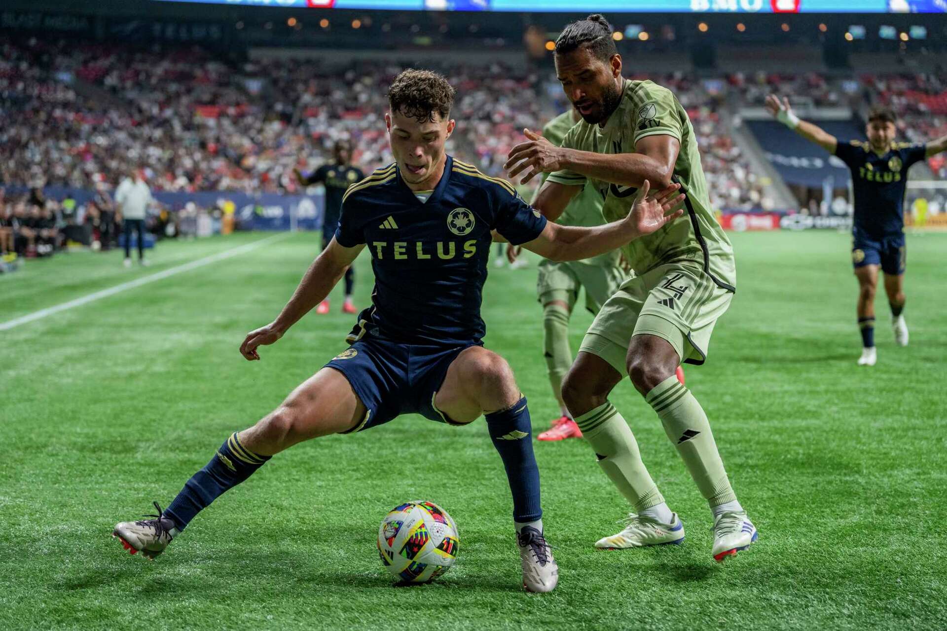 Mateusz Bogusz, Ilie Sánchez Lead LAFC To 2-1 Victory Over Whitecaps