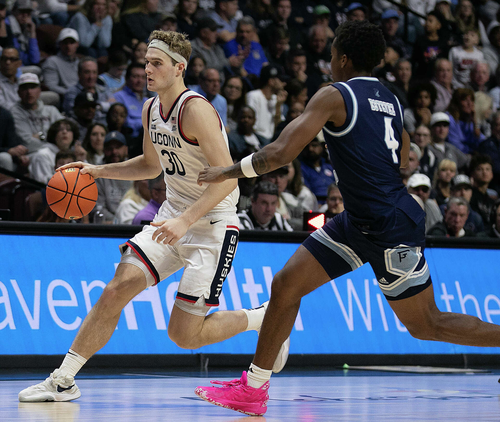 Liam McNeeley had 18 points and 10 rebounds in UConn debut