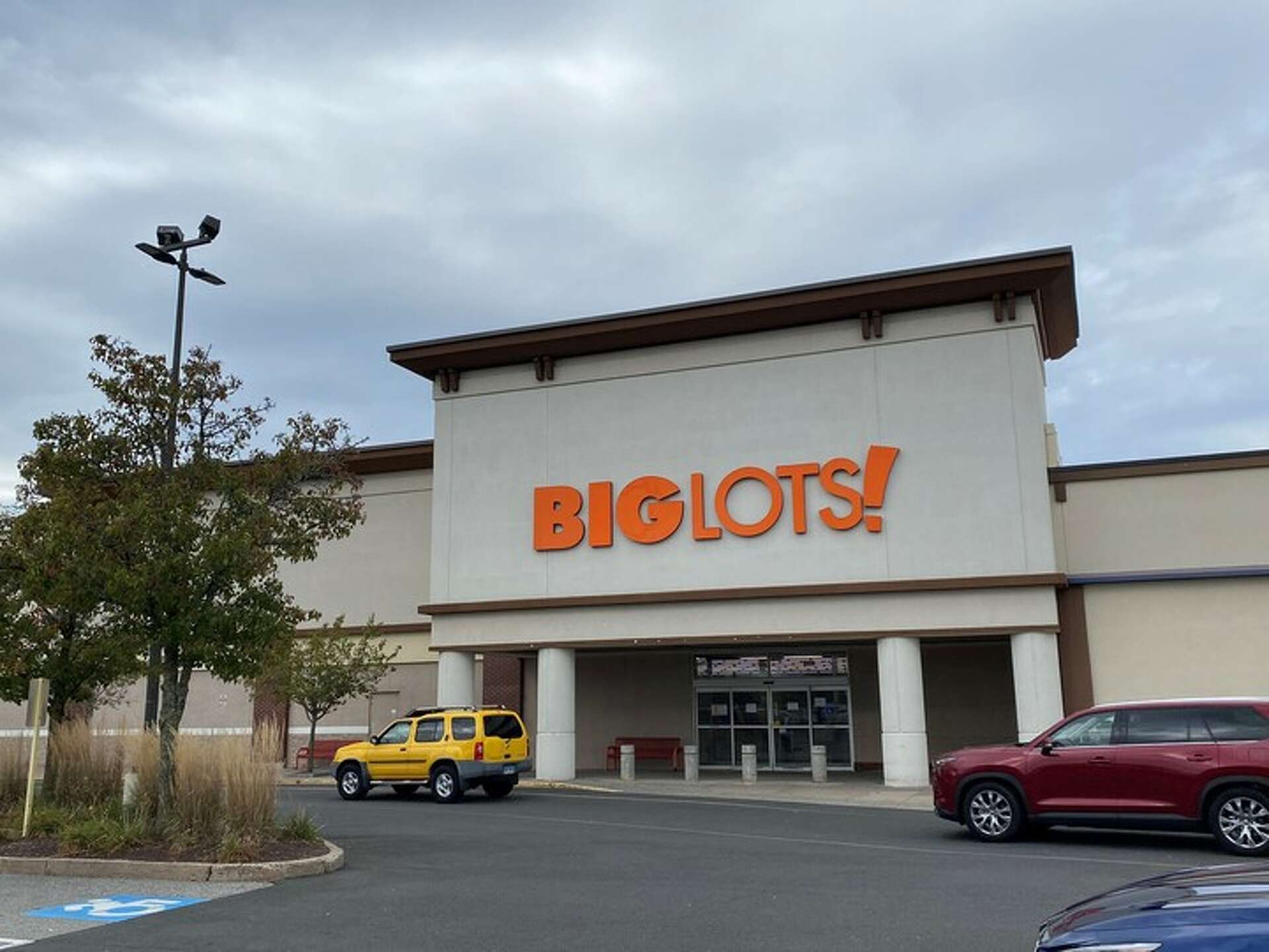Big Lots to close 10th Connecticut store in Bristol