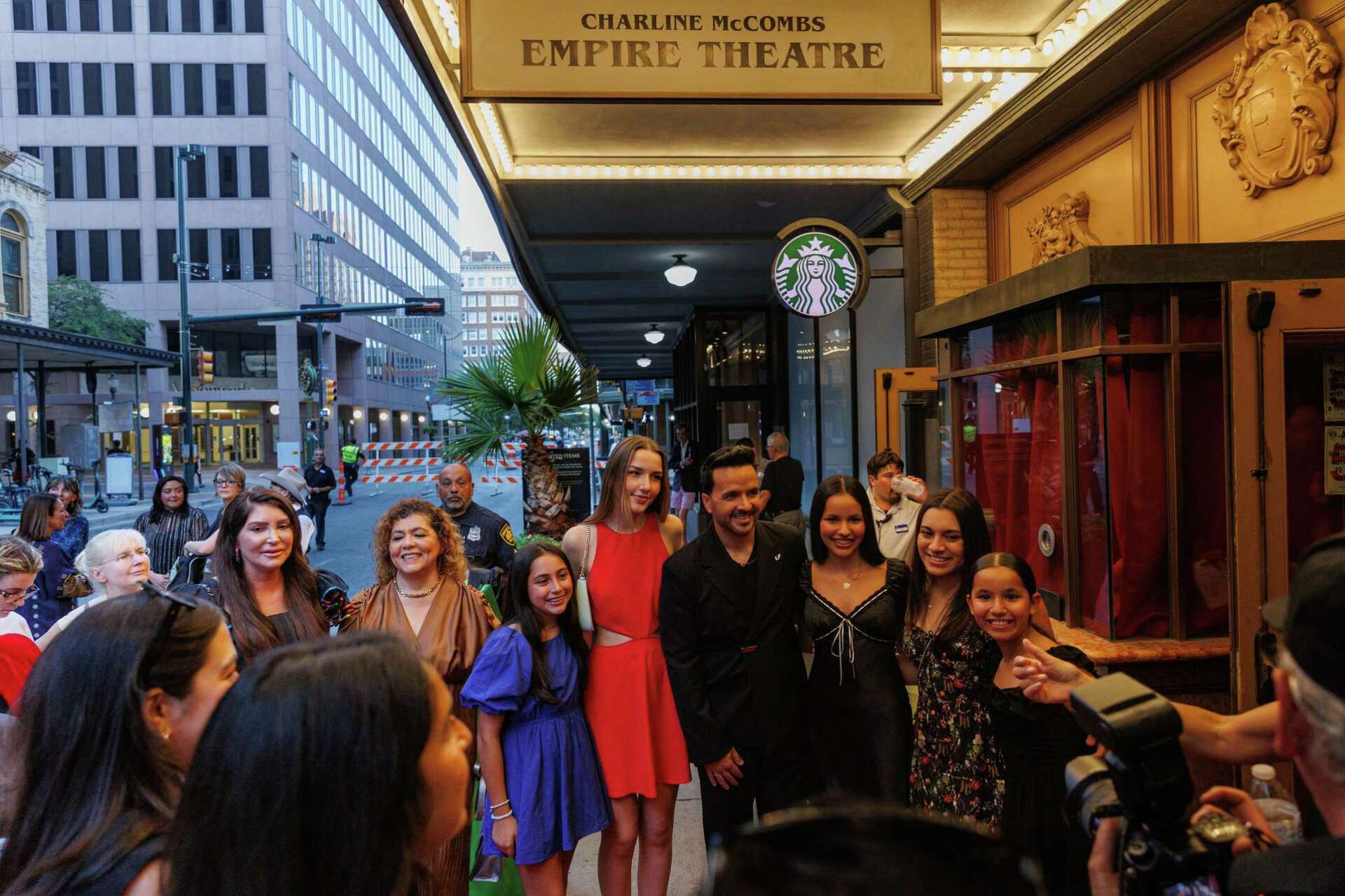 Luis Fonsi among stars at San Antonio's redcarpet screening
