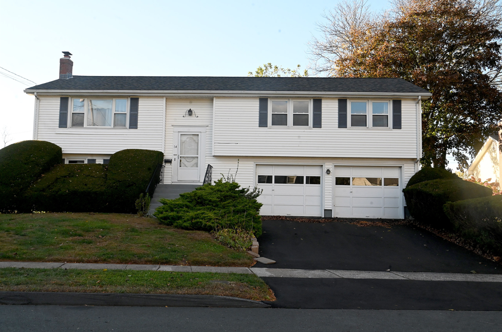 Bloomfield police identify 66yearold man killed in Ivory Road fire