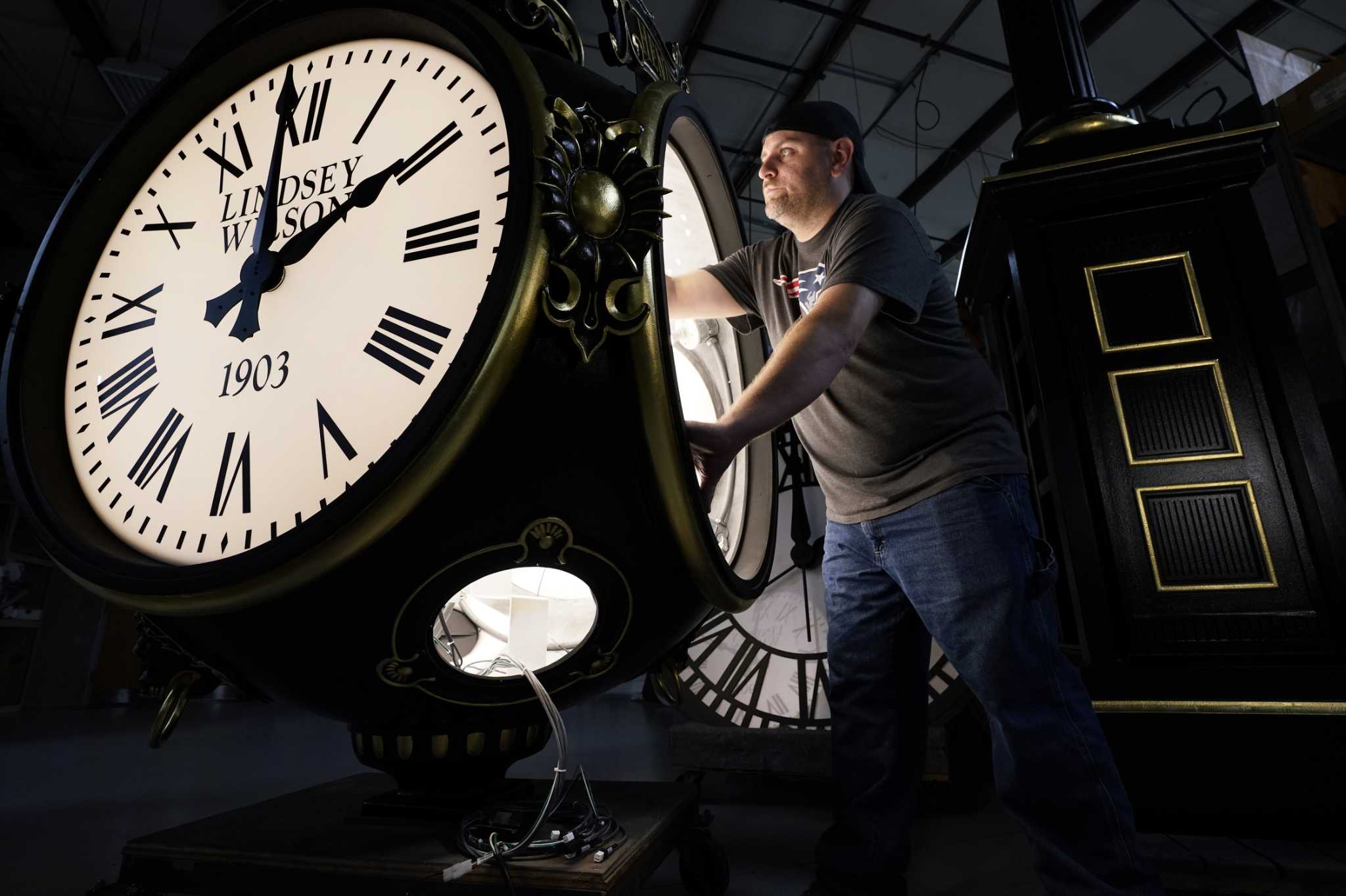Daylight saving time is Nov. 2. Here's why we set our clocks back.