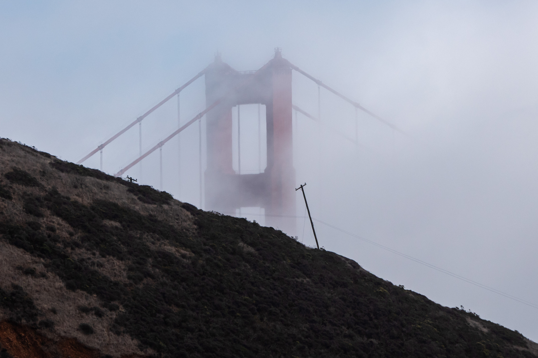 Dense fog creates 'dangerous' driving conditions, delays SFO flights