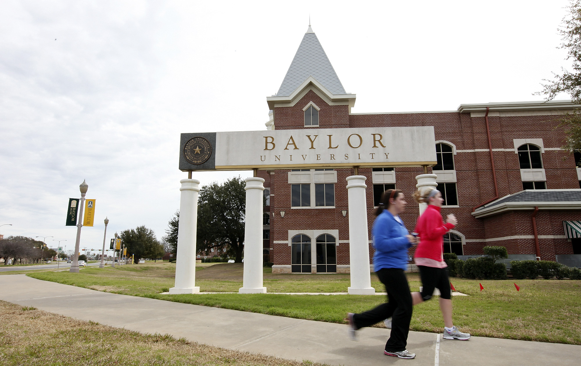 Baylor University lifts lockdown after campus emergency