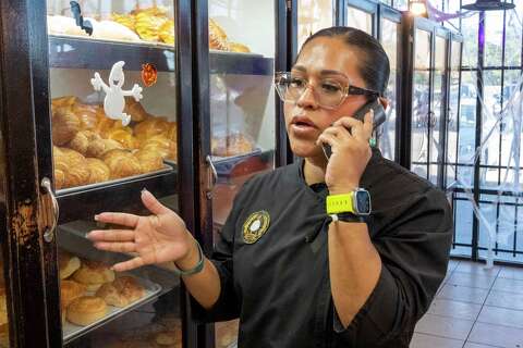 Pumpkin-spice conchas go viral from Houston's La Hacienda Bakery