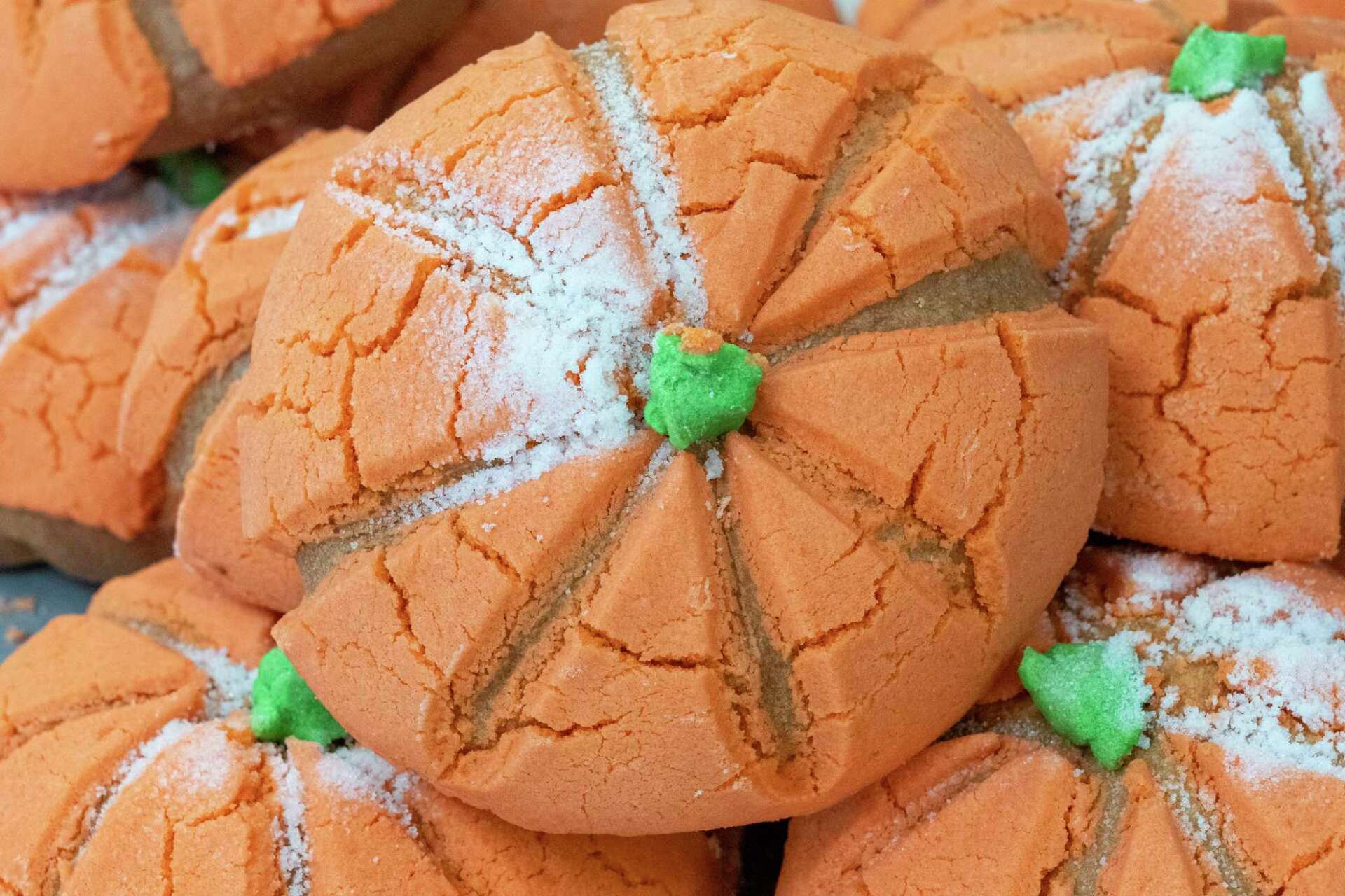 Pumpkin-spice conchas go viral from Houston's La Hacienda Bakery