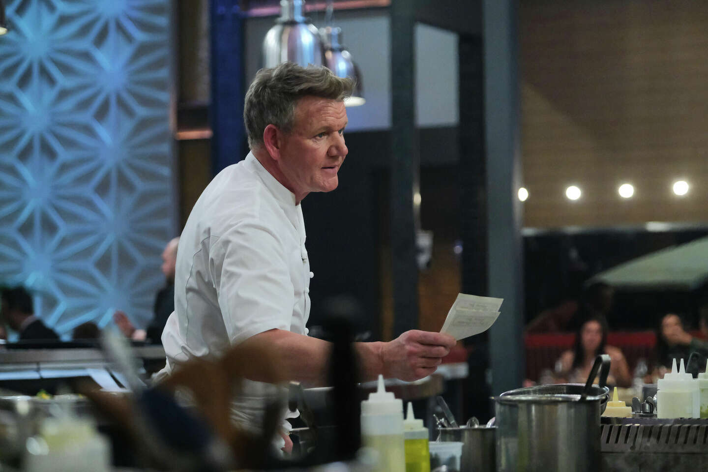 'Hells Kitchen' episode 4 recap: Gordon Ramsay shuts down dinner