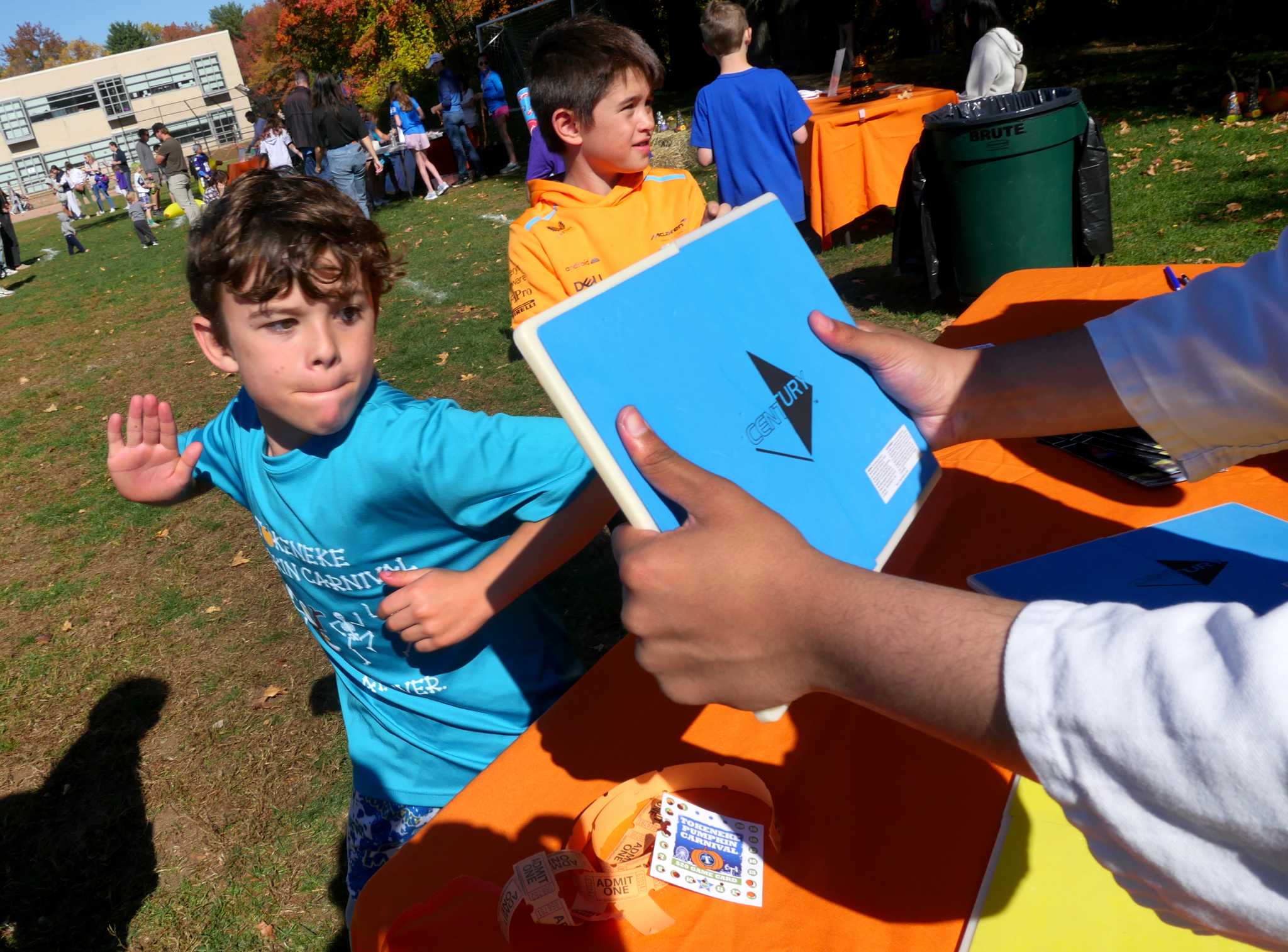 Tokenene Darien families celebrate fall at annual Tokeneke Pumpkin Carnival