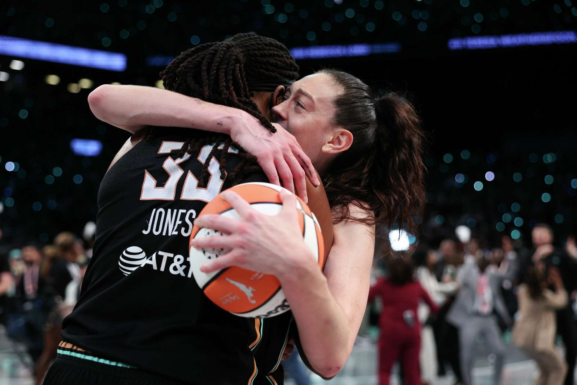 How Breanna Stewart was role model for NY Liberty's Jonquel Jones