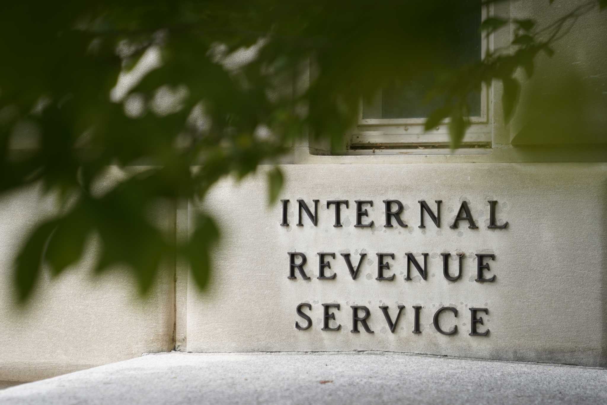 Taxpayers will get higher standard deductions in 2025, IRS announces