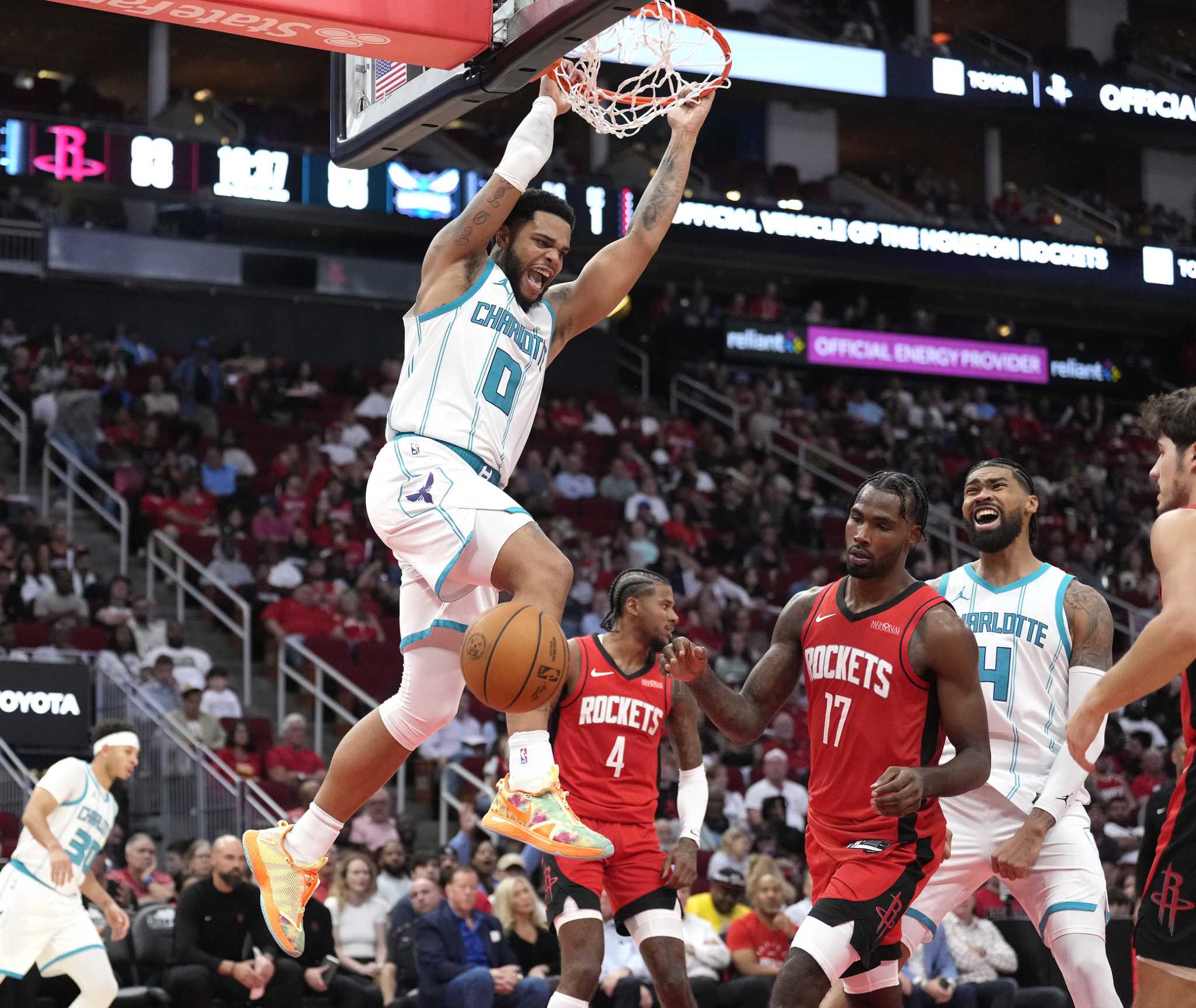 Houston Rockets: Defense didn't pick up slack in loss to Hornets