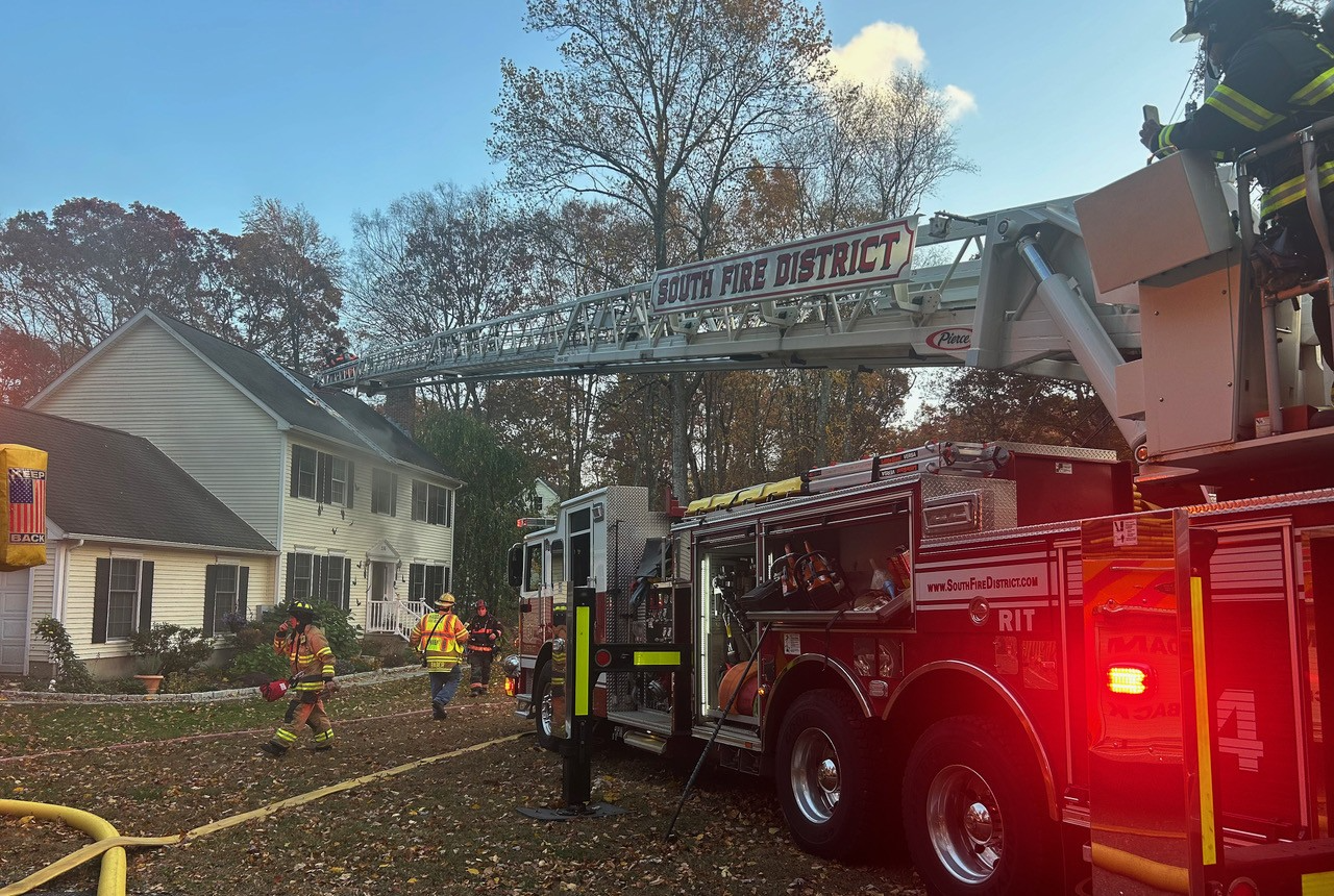 Officials 2 cats killed in Haddam house fire that displaced family