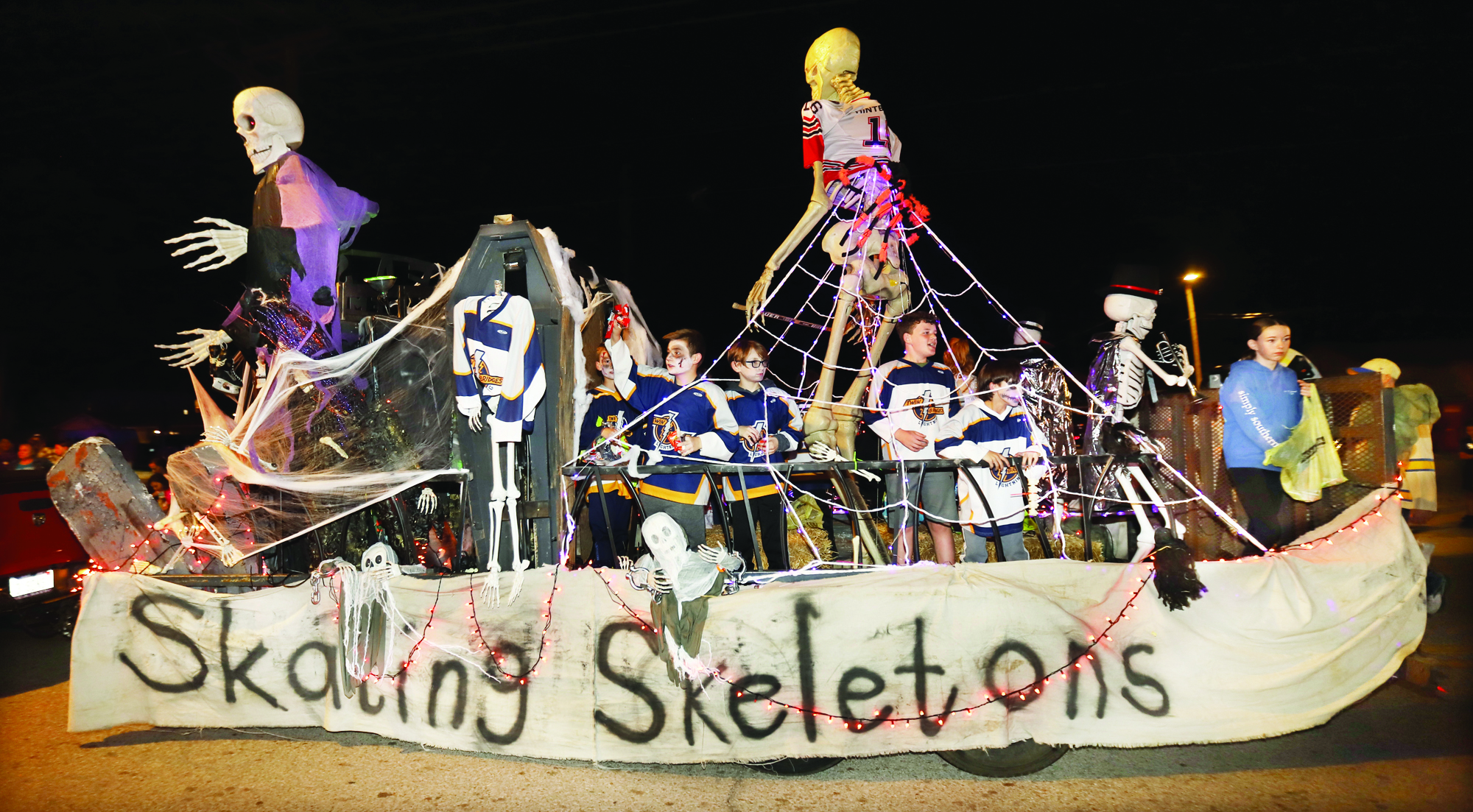 East Alton thrills crowd for Halloween