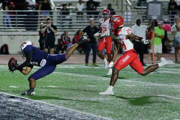 North Shore Mustangs earn dramatic win over Atascocita Eagles