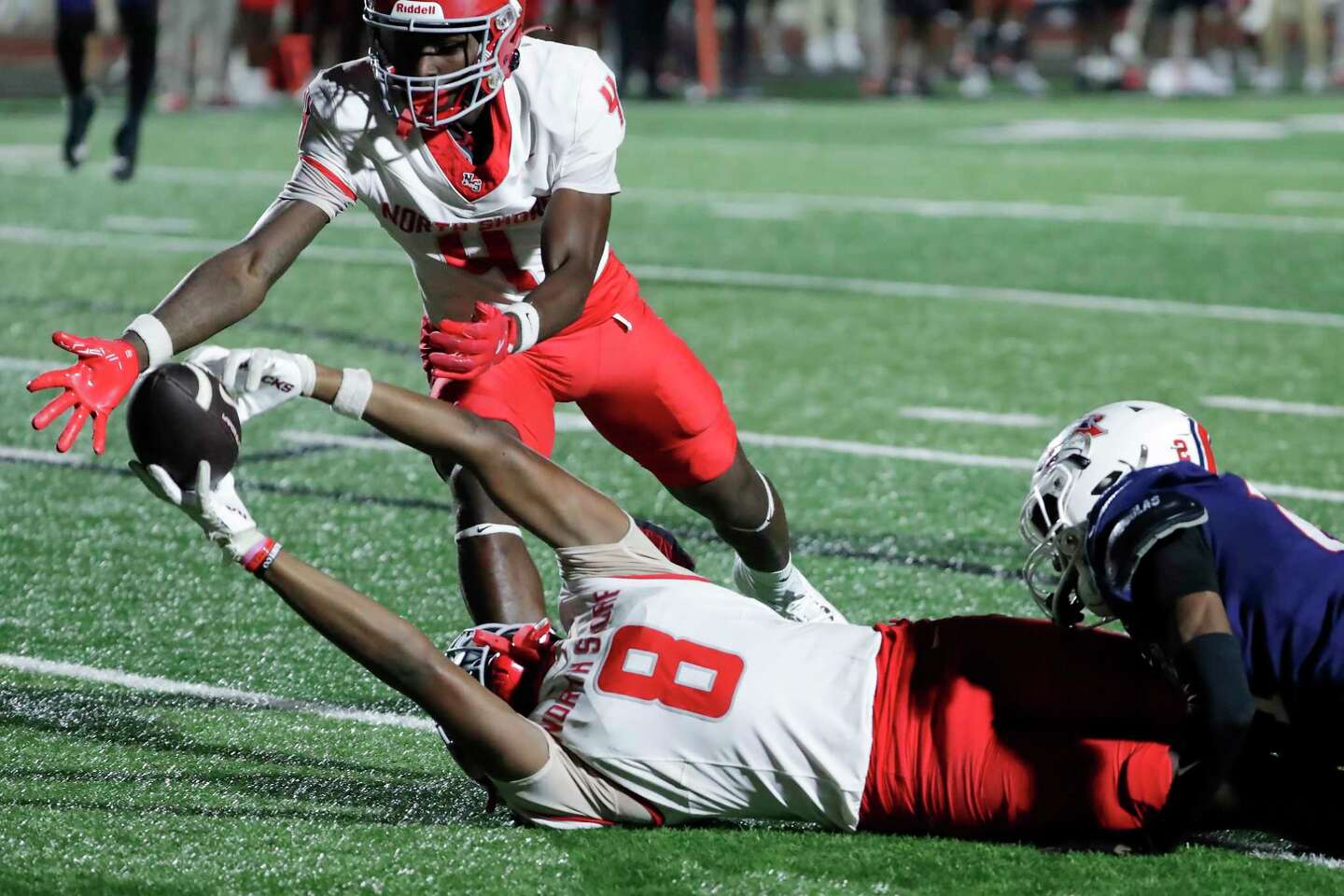 North Shore Mustangs earn dramatic win over Atascocita Eagles