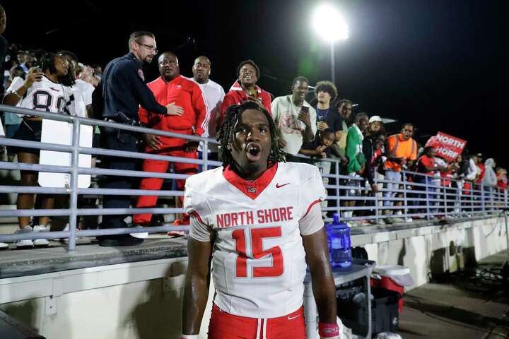 North Shore Mustangs earn dramatic win over Atascocita Eagles