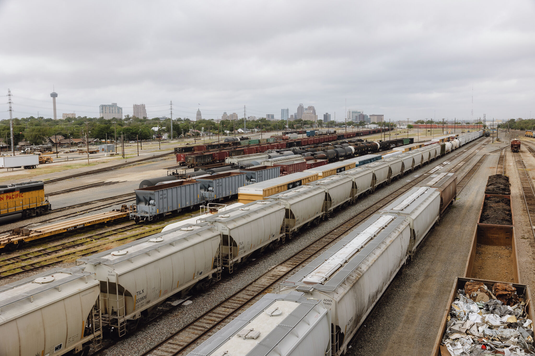 Union Pacific train collides with 18-wheeler near downtown San Antonio