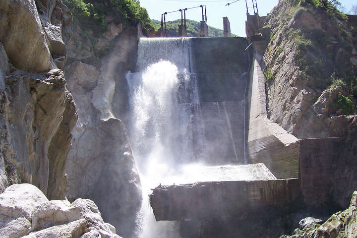 A completely useless dam in Malibu is finally coming down