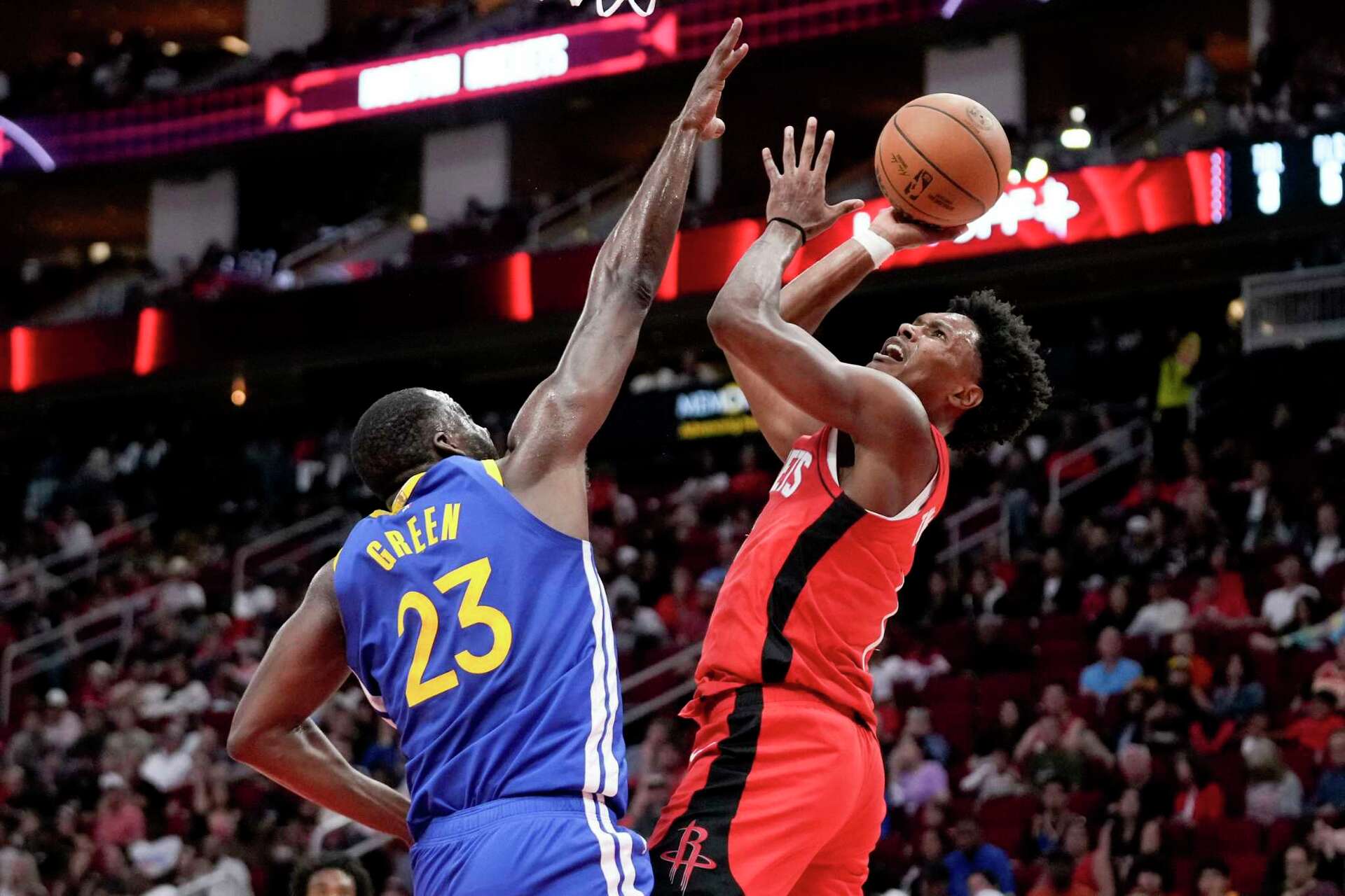 Jonathan Kuminga saves Warriors in OT after Rockets rally from 31 down