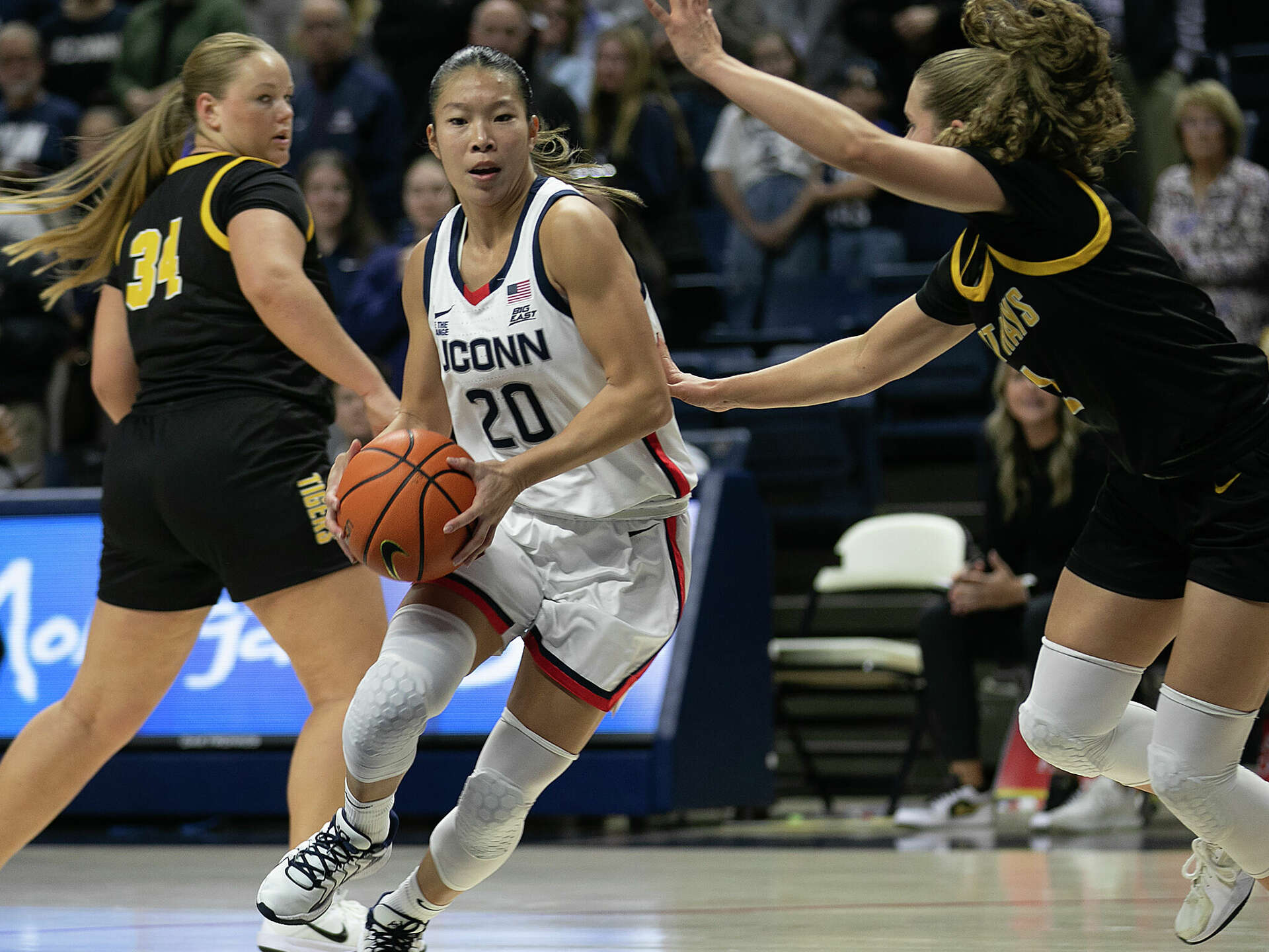 Transfer Kaitlyn Chen already a leader for UConn women's basketball