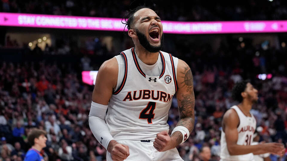 Auburn forward Johni Broome is a preseason All-America selection.