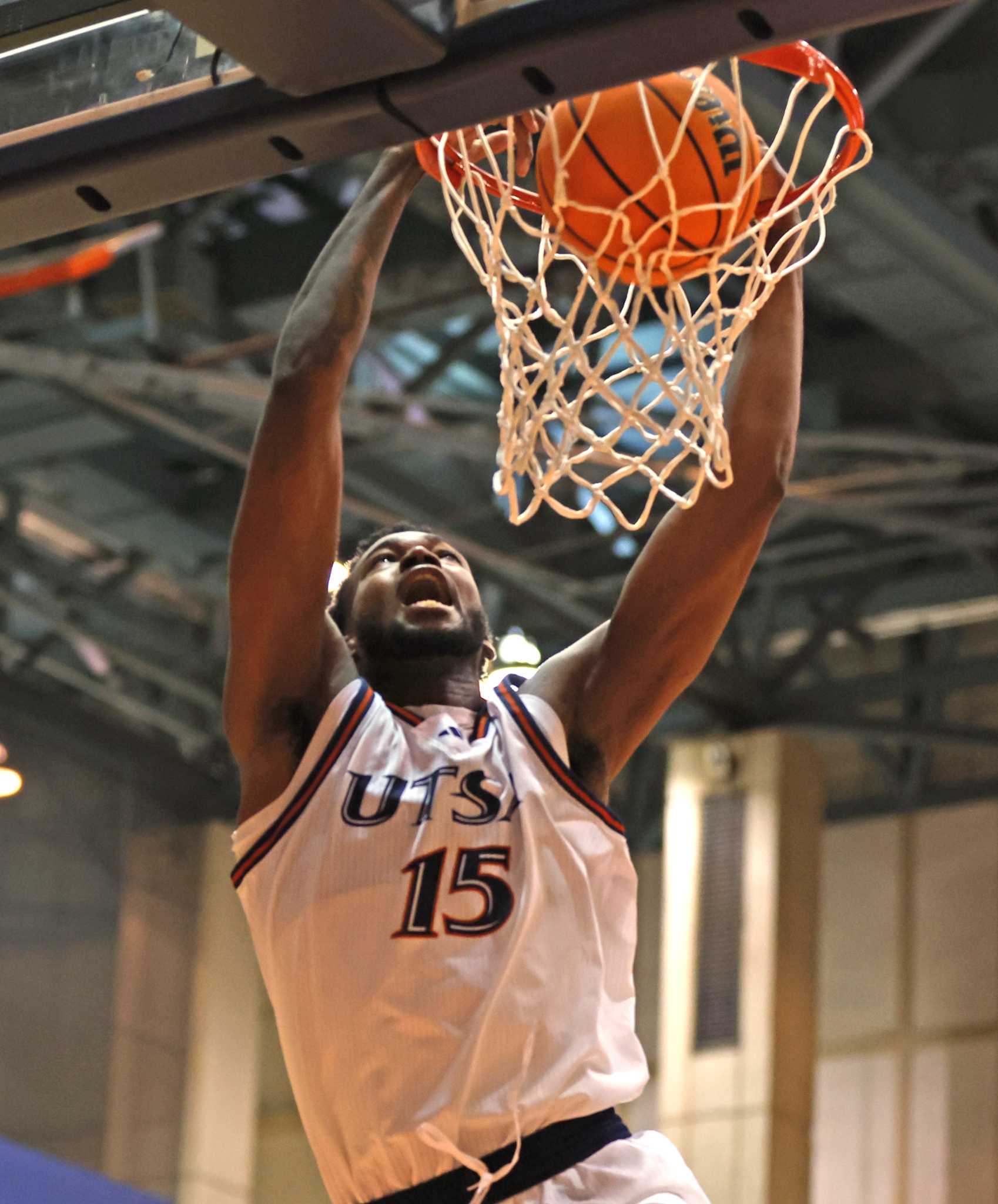 Utsa Rally Primo Spears leads late rally as UTSA knocks off Merrimack