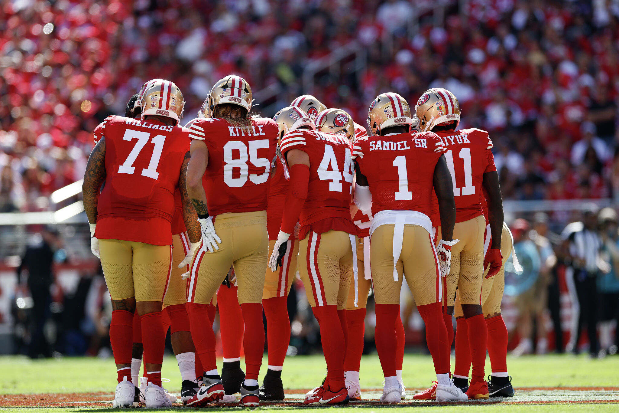 49ers sneak in trade with Texans just before deadline