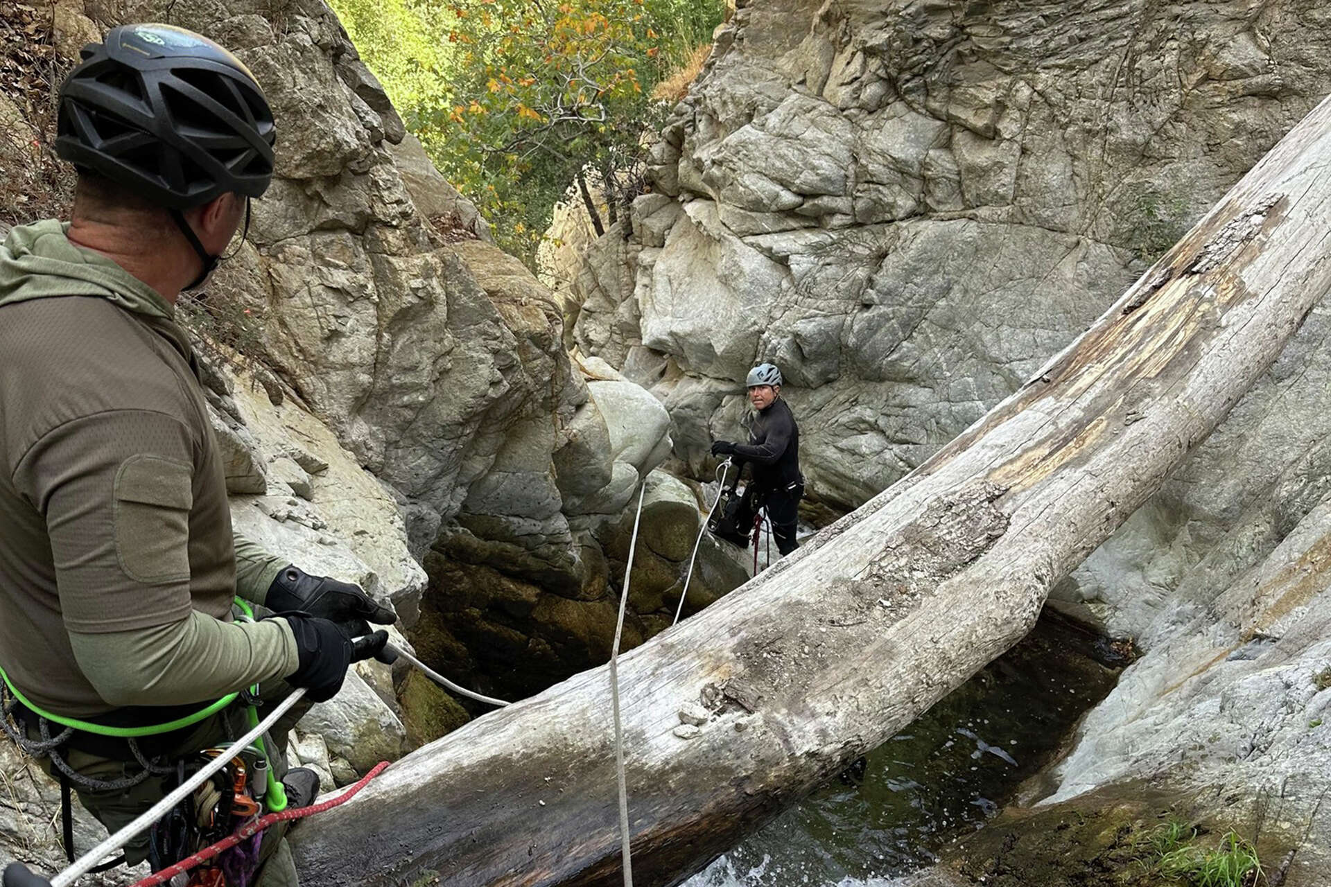 Calif. hiker missing in mountains made 'radically different' by fire(02)