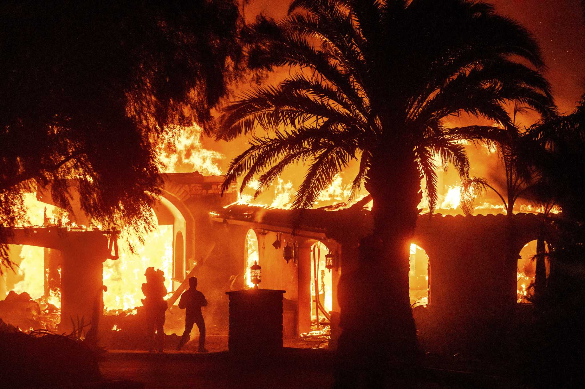 Wild winds fuel Southern California wildfire that has forced thousands