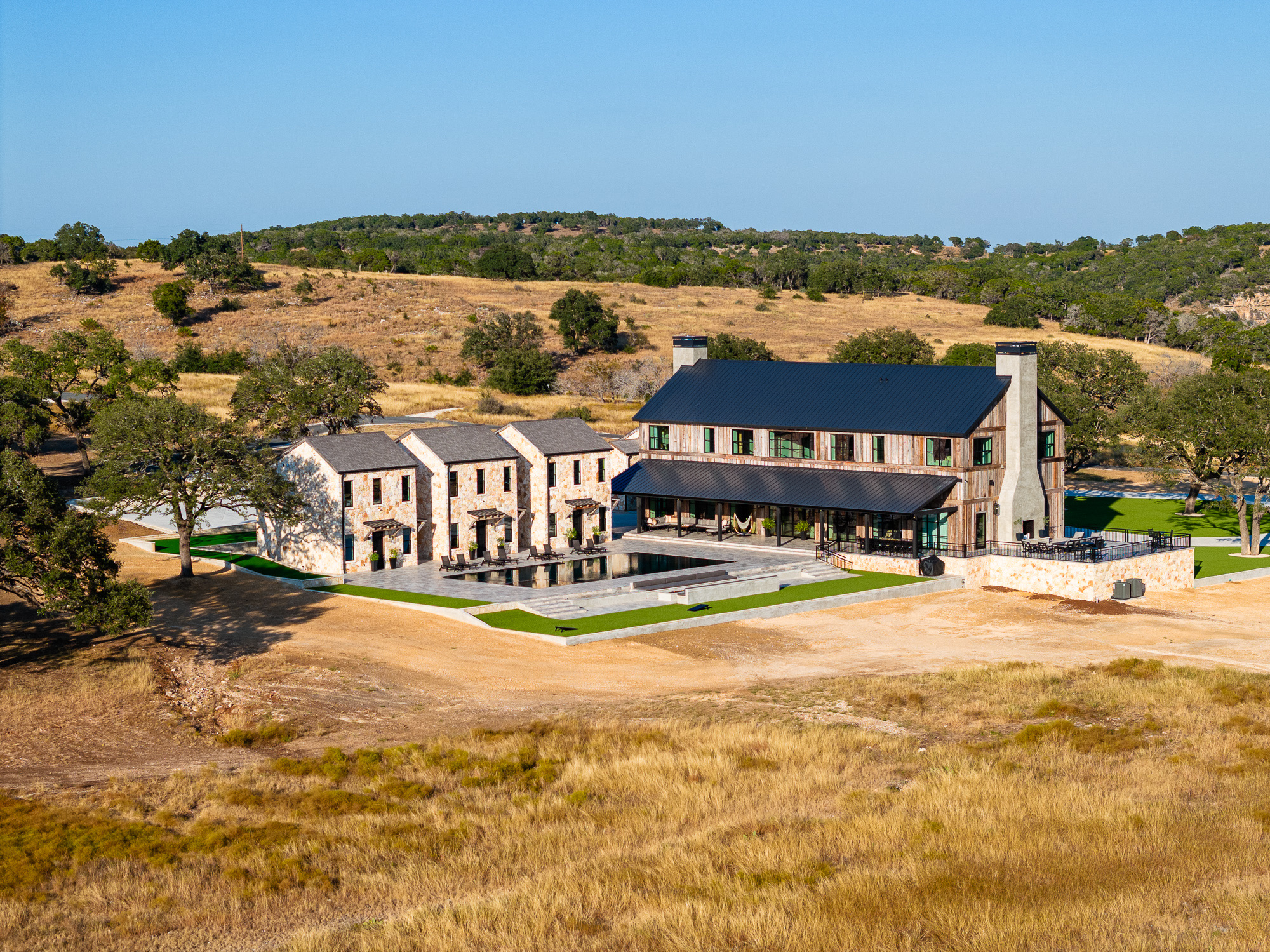 Sample Texas Ranch 880-acre Texas ranch with luxury farmhouse listed for $32M