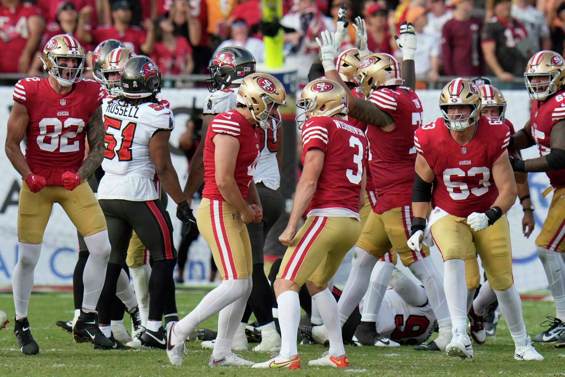 49ers beat Bucs on final play as Moody makes good after brutal outing