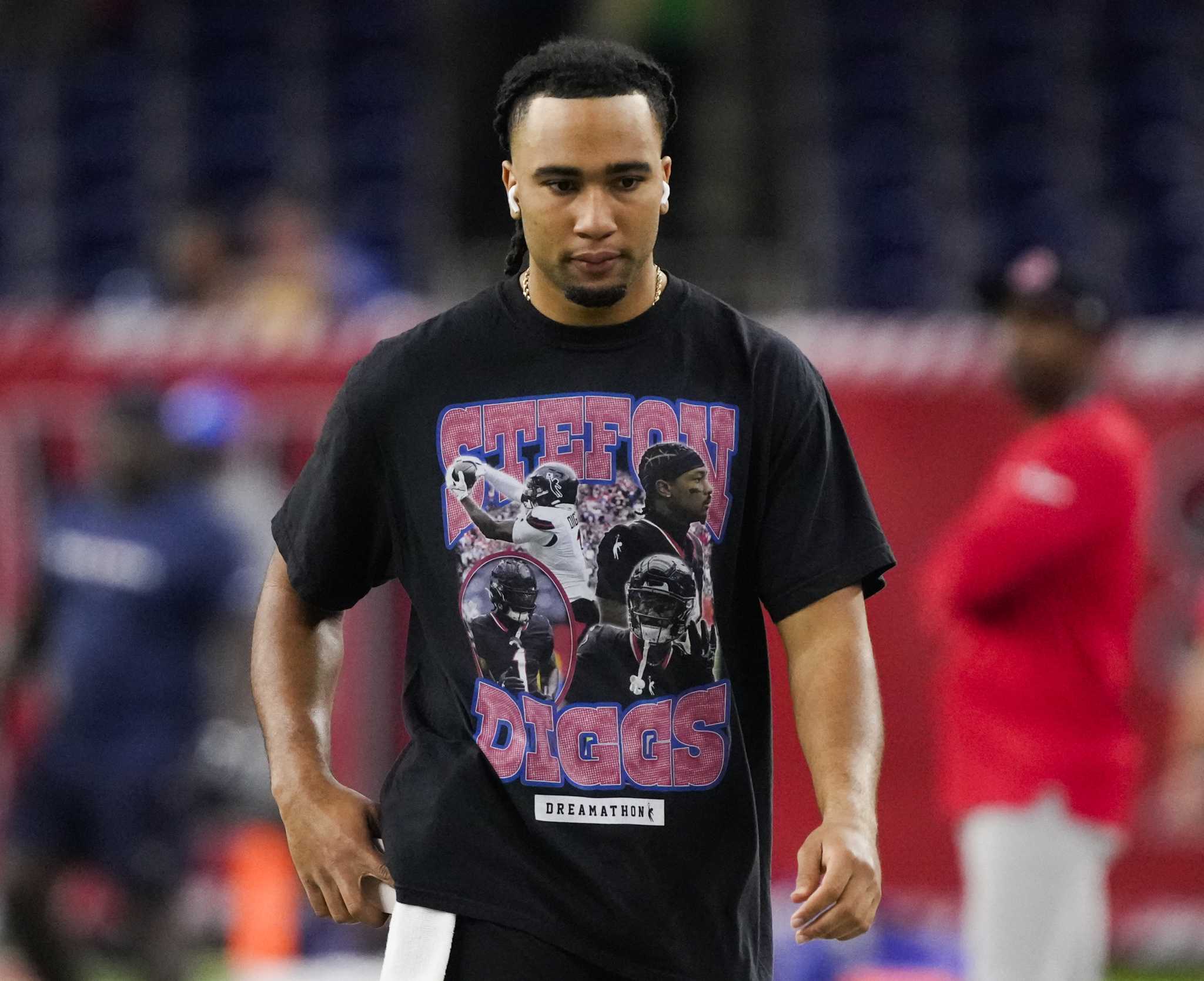 Texans players wear Stefon Diggs T-shirts before Sunday Night Football