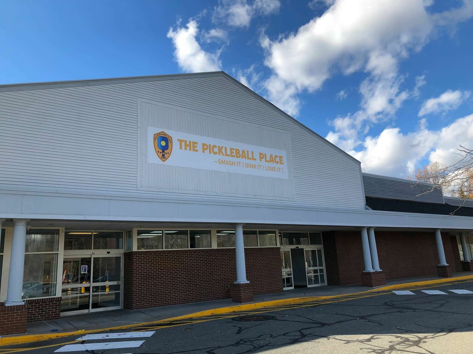 Indoor pickleball courts golf simulators open in Vernon