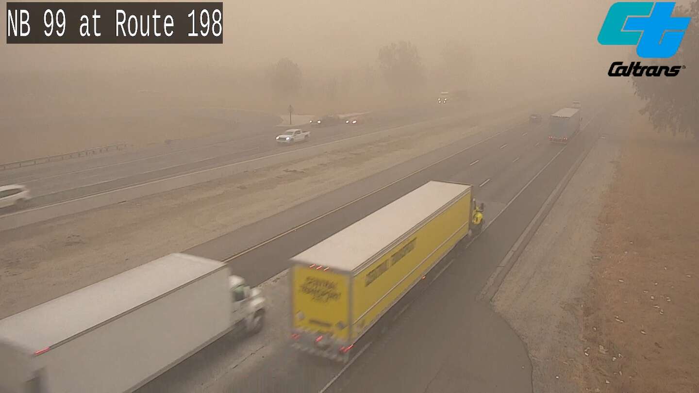 Extreme dust storm strikes California's Central Valley