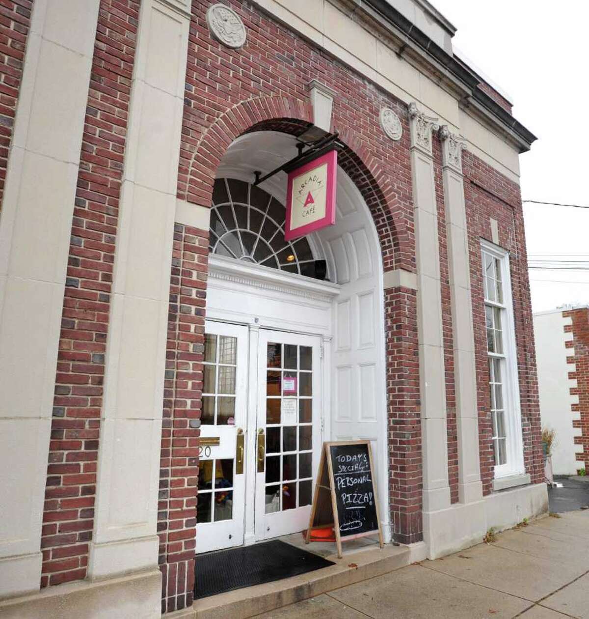 Old Greenwich eatery seeks to add seats