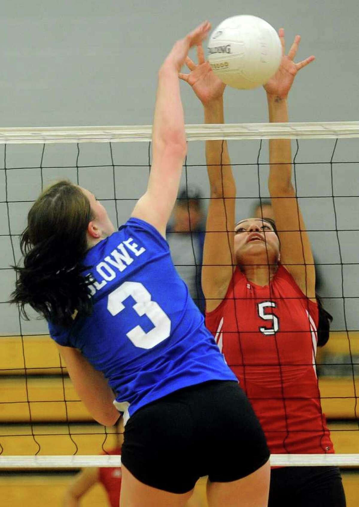 Greenwich volleyball ousted by Ludlowe in four sets