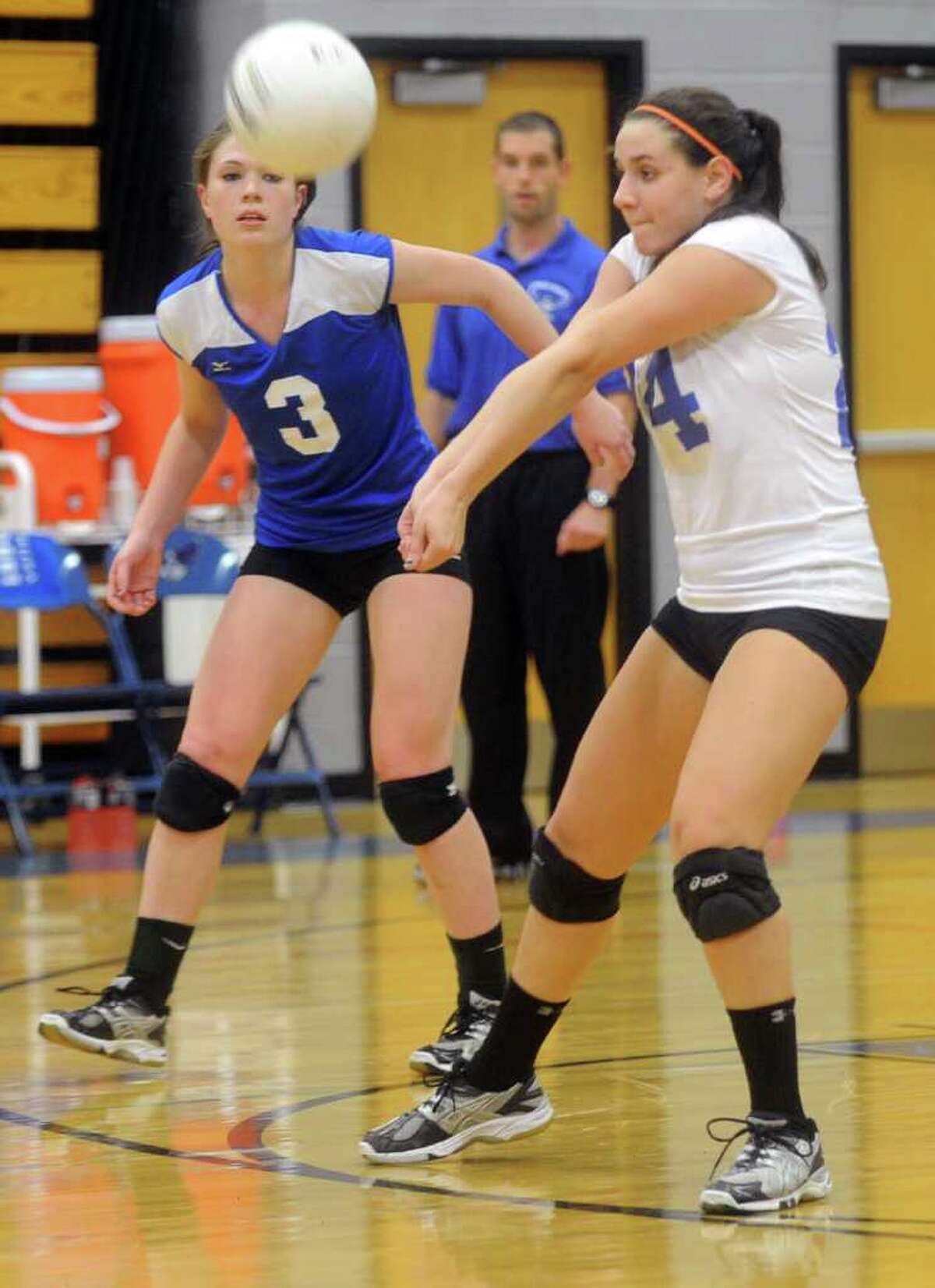 Greenwich volleyball ousted by Ludlowe in four sets