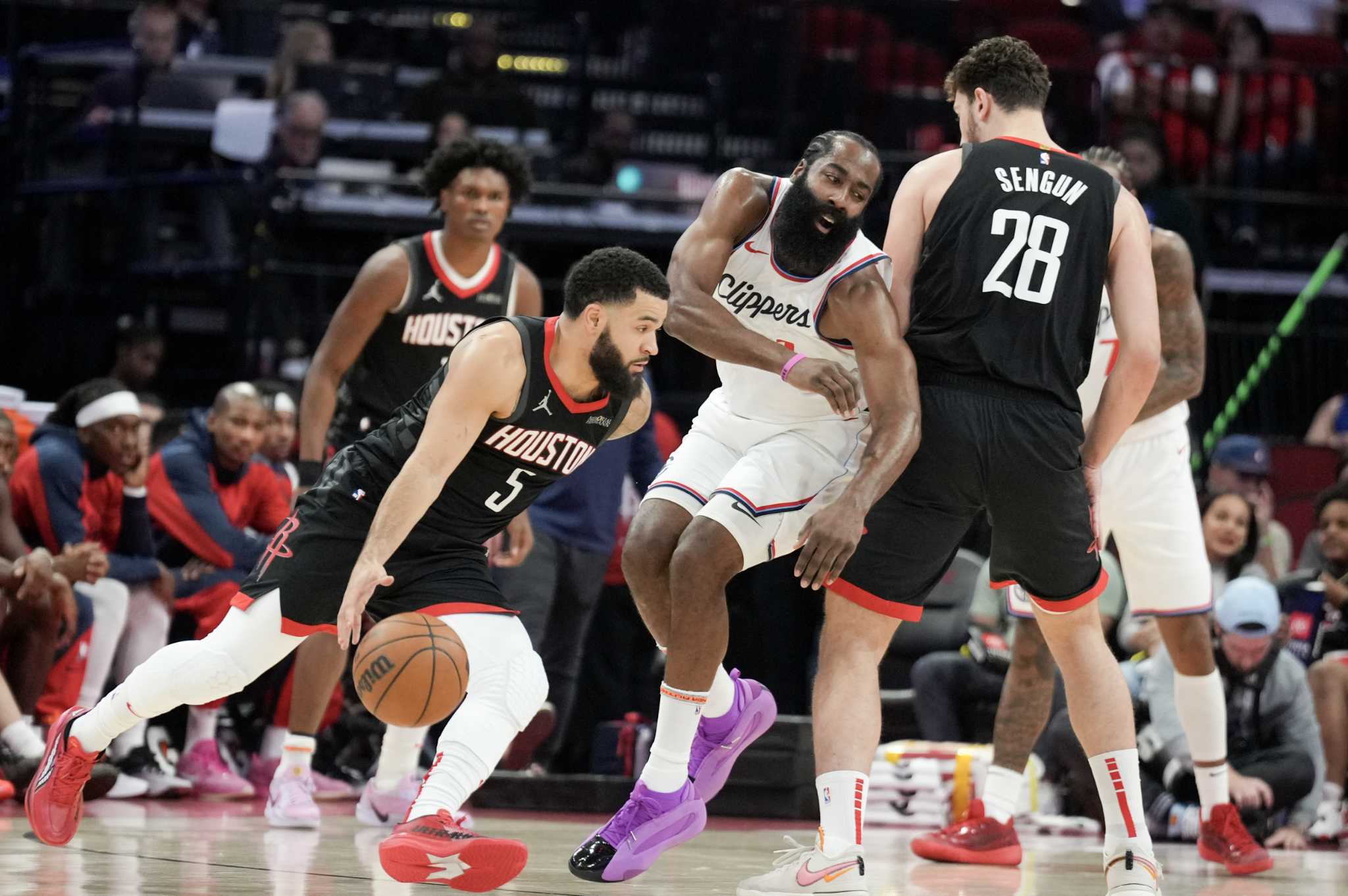Houston Rockets hold off Clippers for season's first 3-game win streak