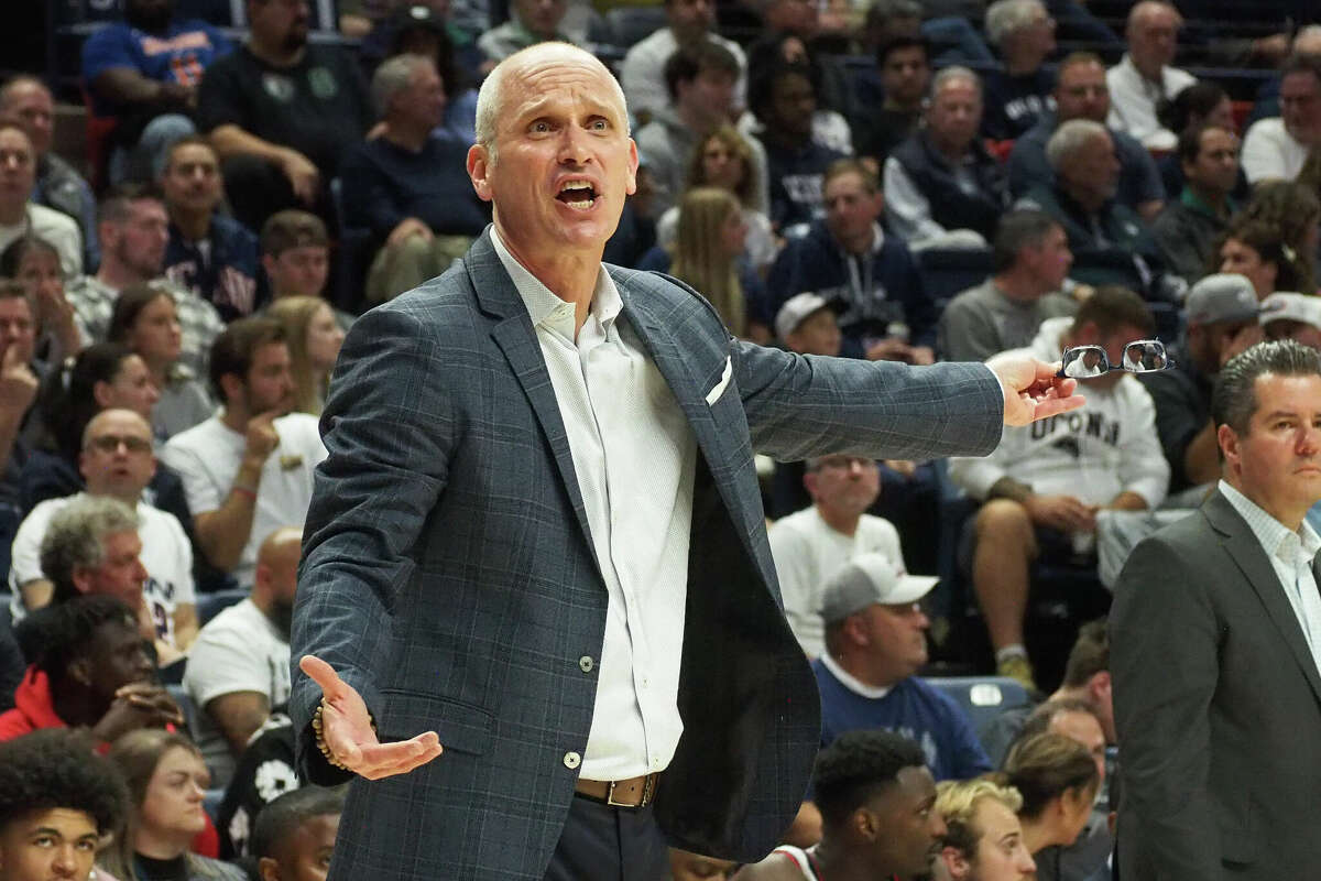 UConn coach Dan Hurley denies social media report that he was scolded by university president