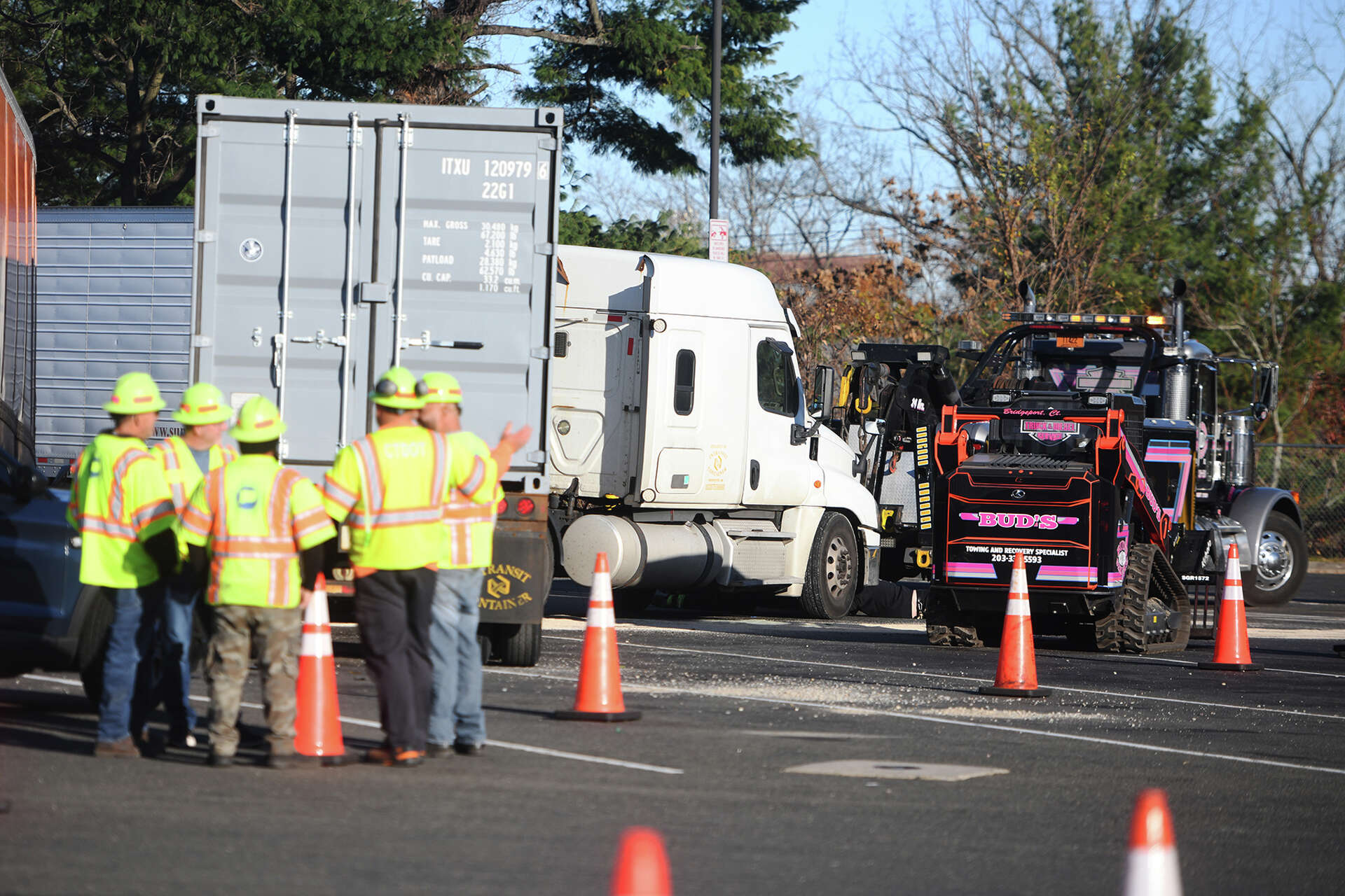 Police: Injuries reported in tractor-trailer crash at I-95 rest stop