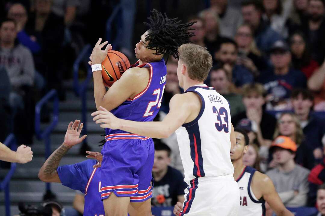 Battle Has 21 Points And No. 4 Gonzaga Routs UMass Lowell 113-54