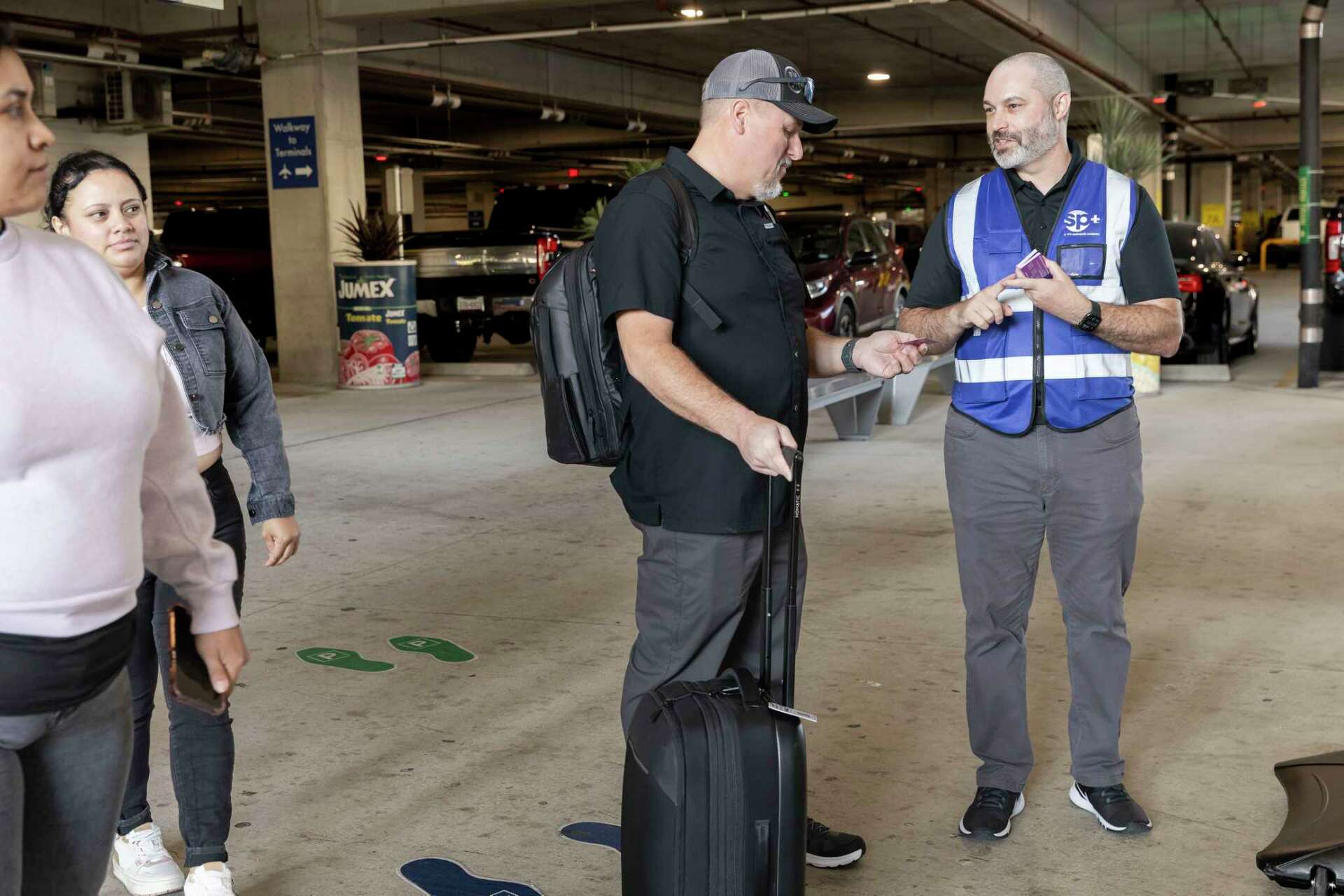 Veterans Say Airport s New Parking System Wrongly Charging Them