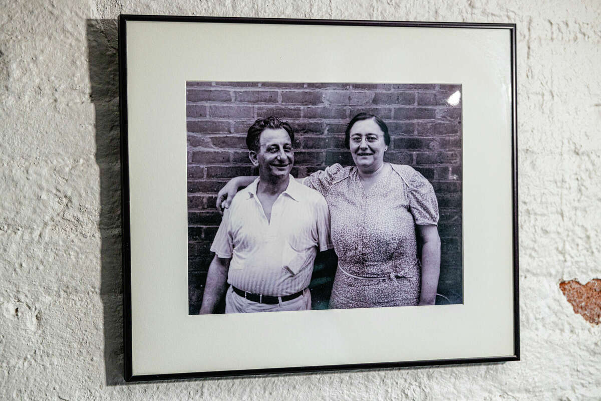 Frank Pepe and Filomena Volpi opened Frank Pepe Pizzeria Napoletana in 1925. 